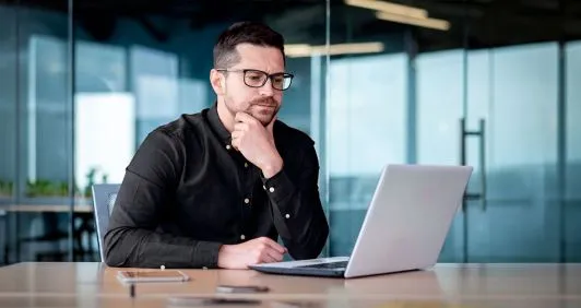 Como criar conteúdo B2B que ajuda o comprador a decidir