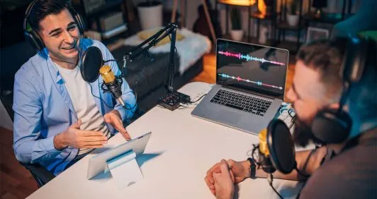 Podcasts patrocinados: nova mídia paga para influenciar público industrial?